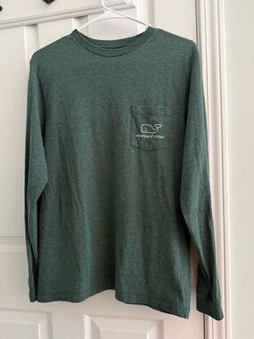 Vineyard Vines Forest Green Long-Sleeved T-Shirt - Men’s size small